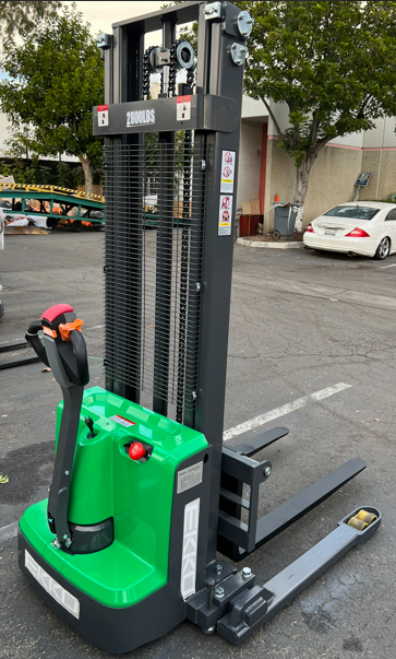 EKKO EB13E-Li Lithium Electric Straddle Stacker - 2800 lb Cap.