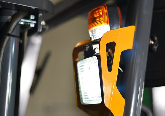 EKKO EK16A Series: 3-Wheel Electric Forklifts – 3,500 lbs Capacity